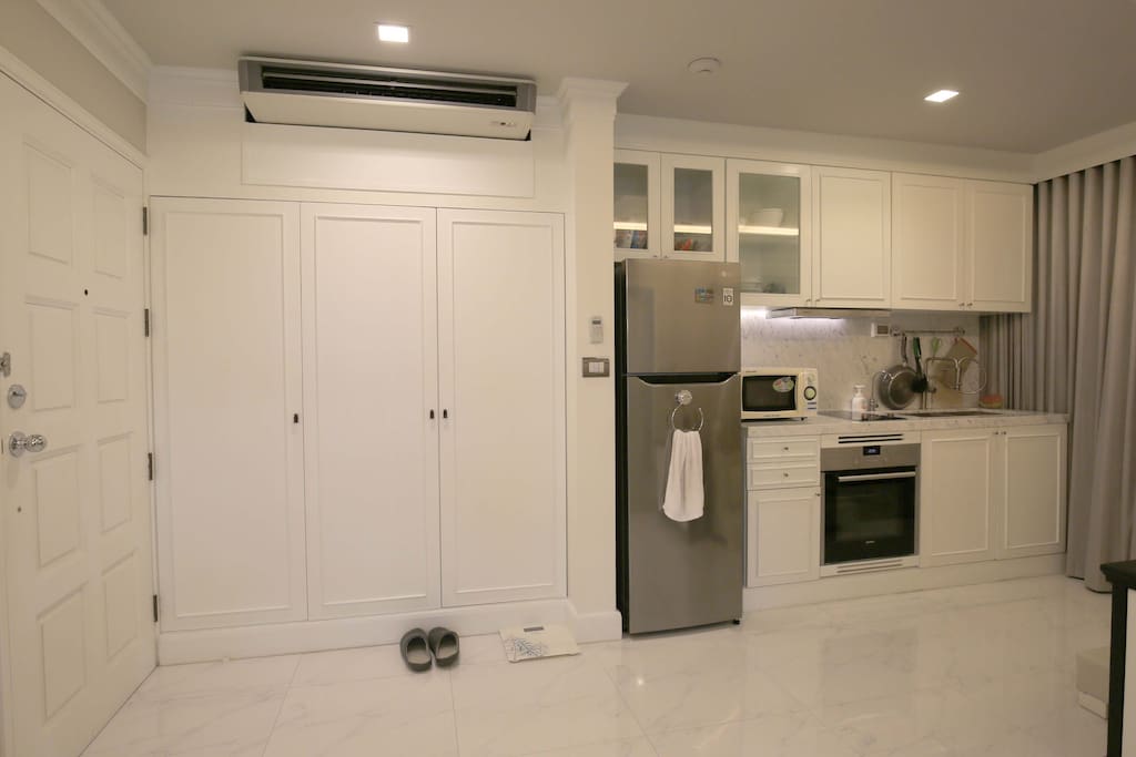 The area from the front door to the kitchen.