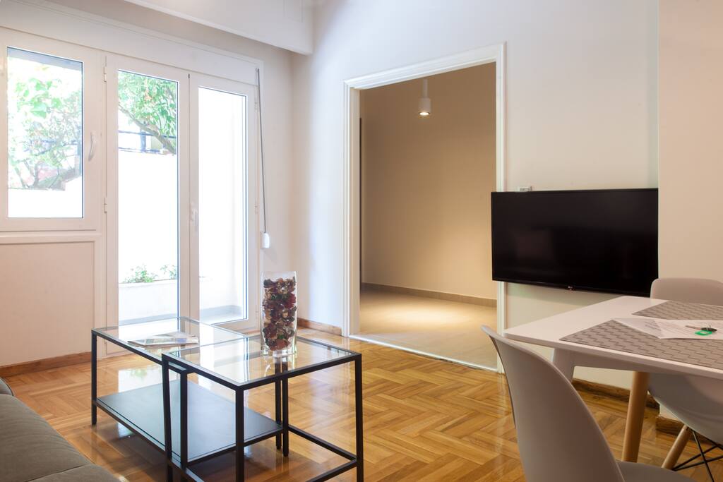 Spacious living room