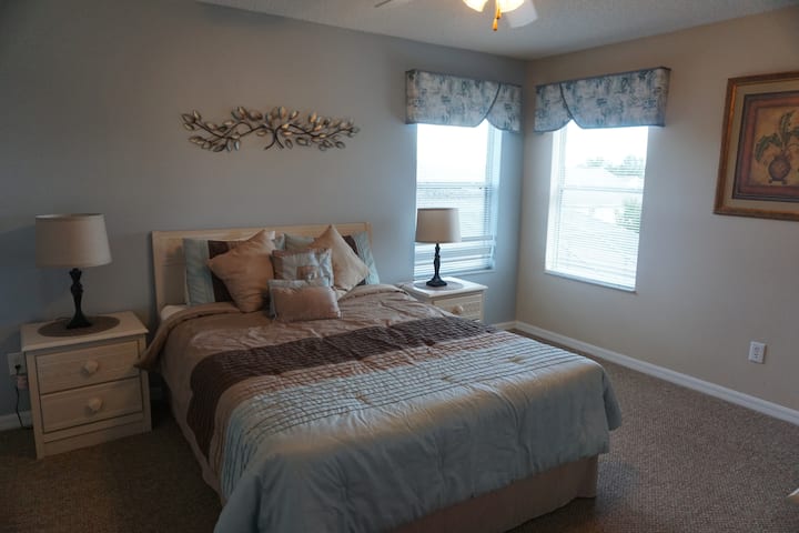 มาสเตอร์ที่ 3 เตียงควีนไซส์วิวทะเลสาบ