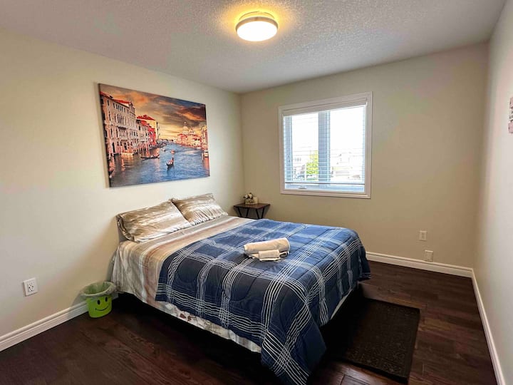 Cozy Room in Kitchener / Waterloo Houses for Rent in Kitchener