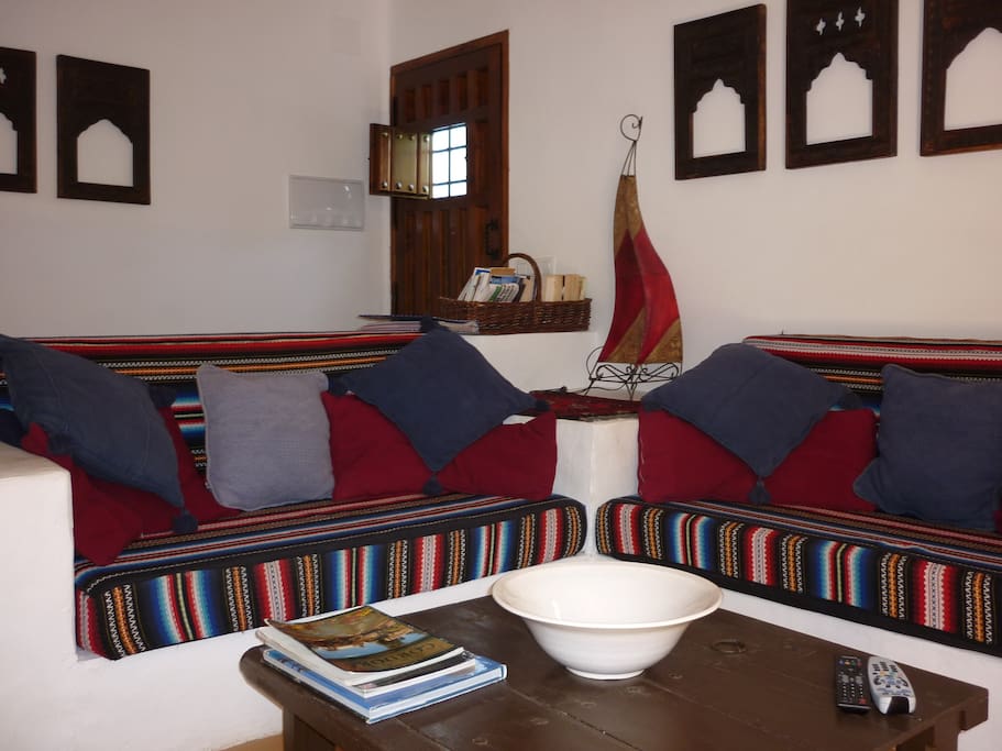 Moorish seating in the living room of Casita Perdiz
