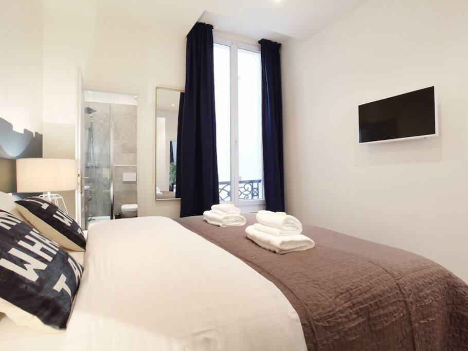 Guest room