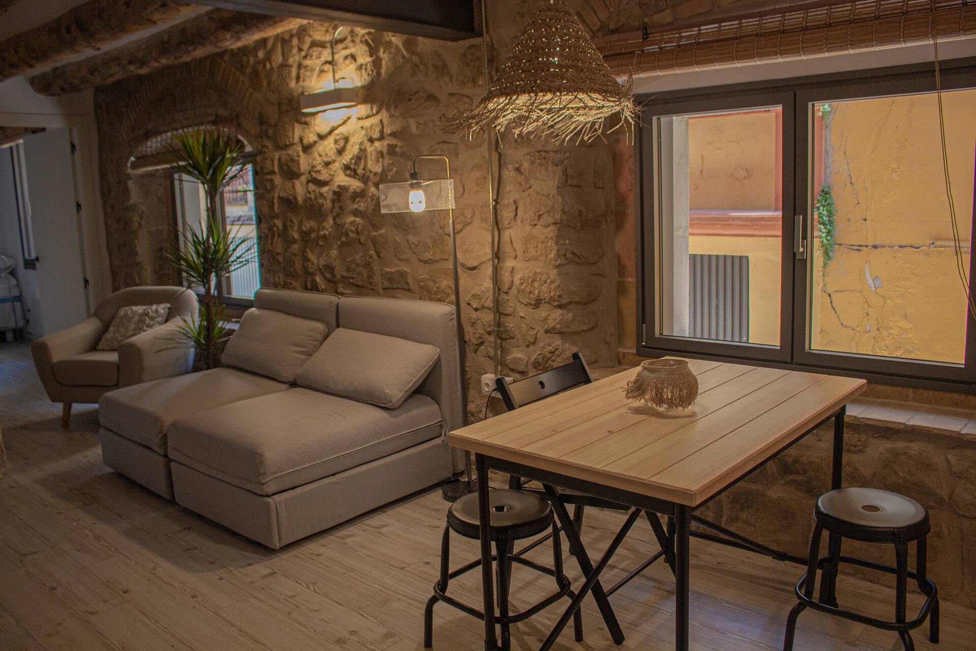 La Casa Del Miracle. Apartamento de 2 dormitorios.