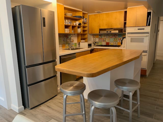 UWS 3BR/2BTH Apt, 1 block from Central Park