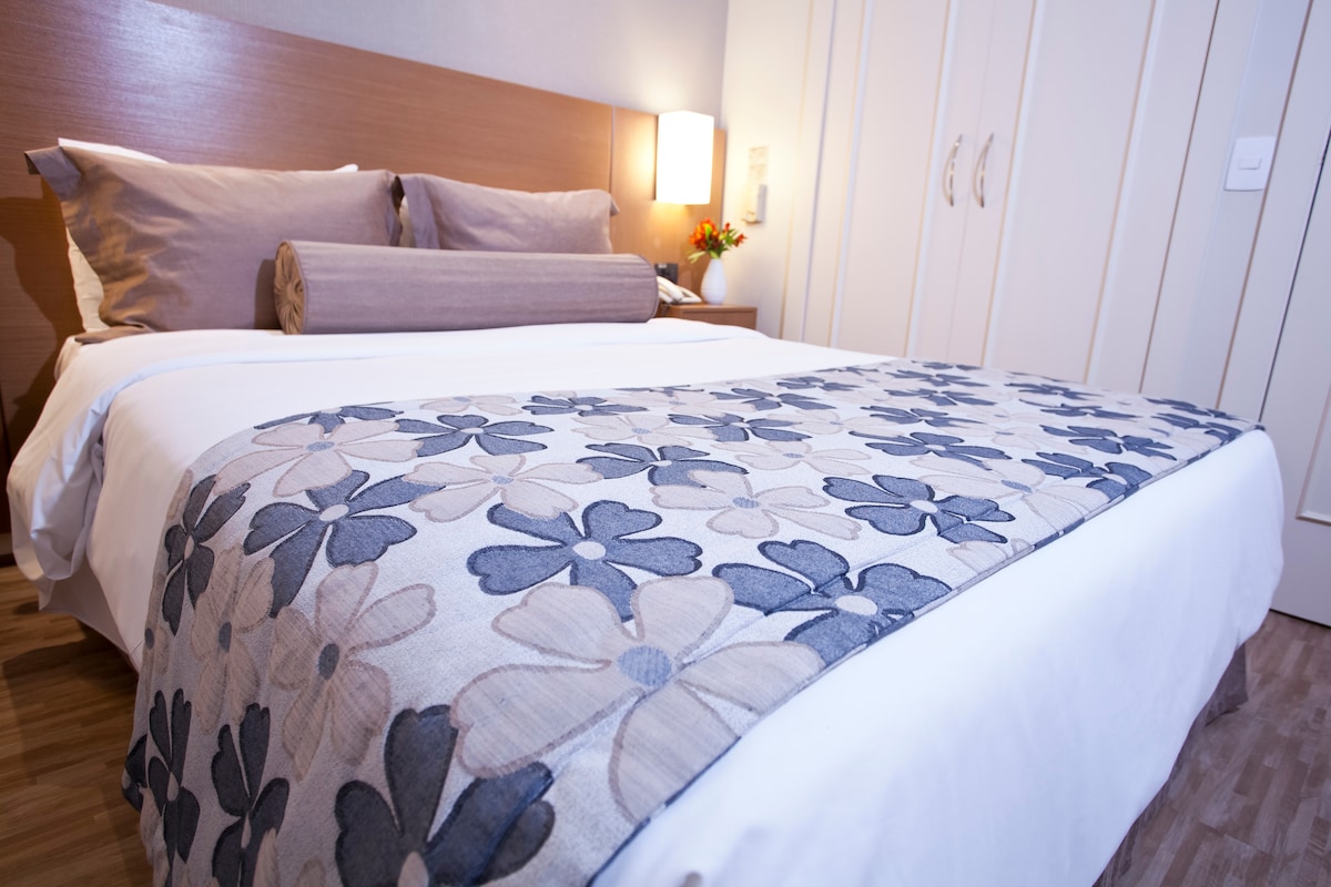 Habitación con cama doble