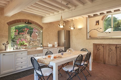 Airbnb con migliori performance: The Mezzuola farmyard in Chianti a Greve In Chianti