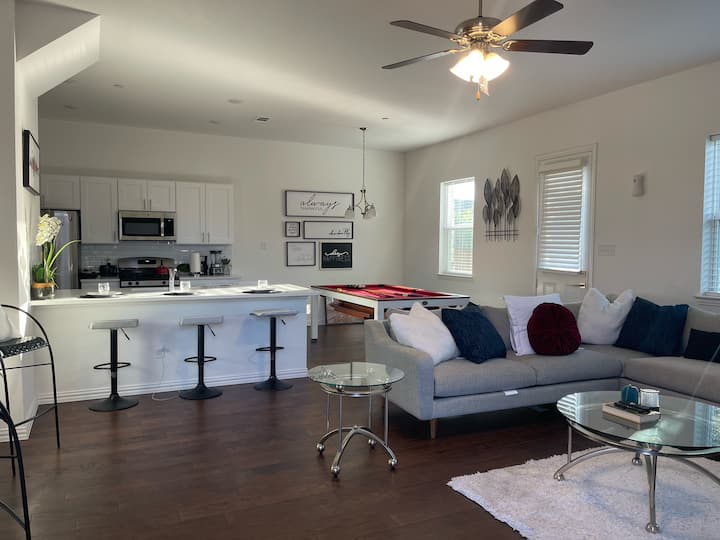 Luxé Living KASA Townhouses for Rent in Irving, Texas, United States