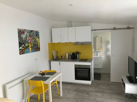 Successful Airbnb property: Nantes Jonelière studio Univ Cnam Audencia Cetim in Nantes Nord