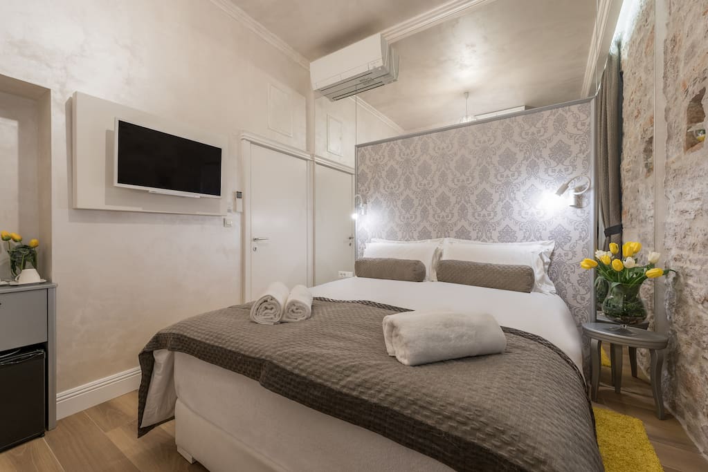 Room 16