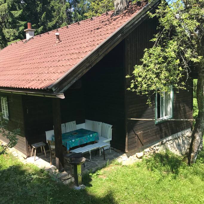 Blick auf die Frühstücksterrasse