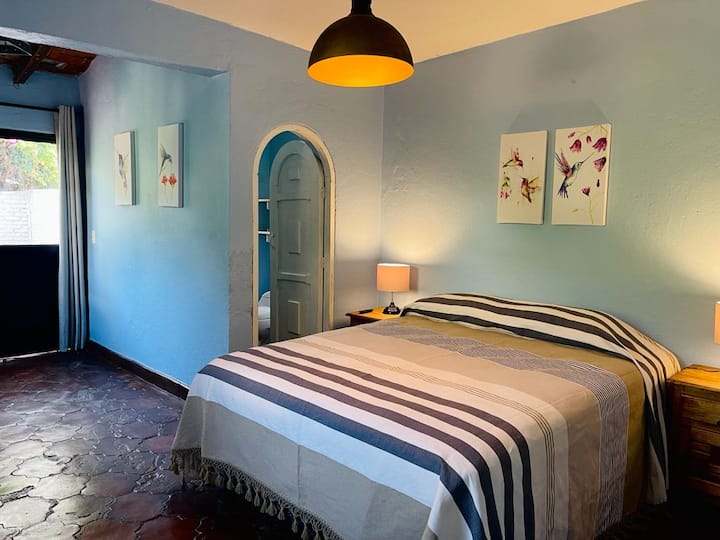 მე-4 ბ/რ დედოფალი (ზედა ფლ) უკანა ტერასაზე გასასვლელით