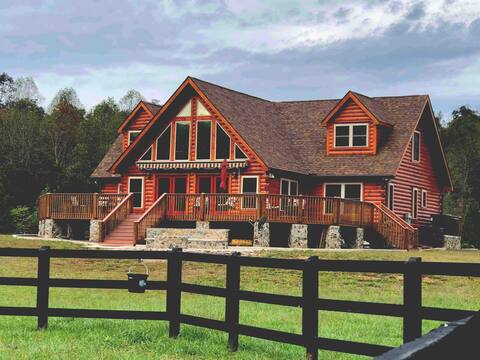 Exquisite Log Cabin 4 bedroom 4 Bath 5 min to TIEC