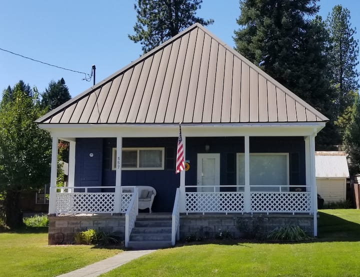 The Mountain House Houses for Rent in McCloud, California, United