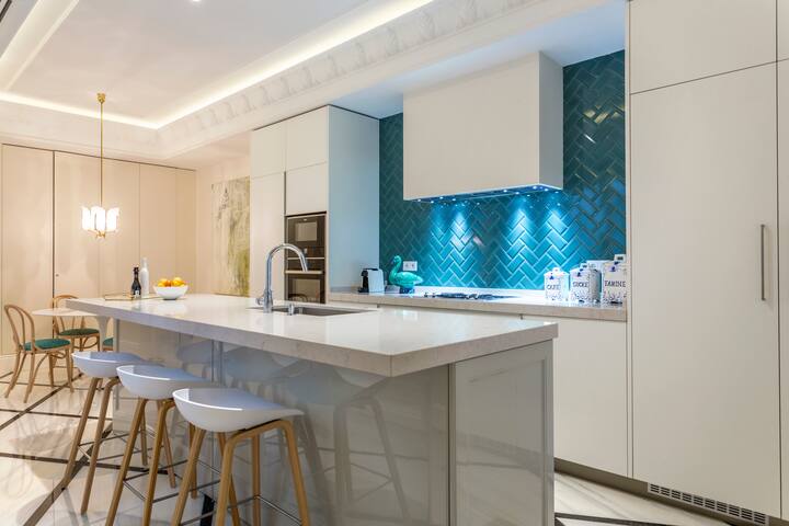 Designer flat in Madrid’s exclusive Salamanca area gallery image 5