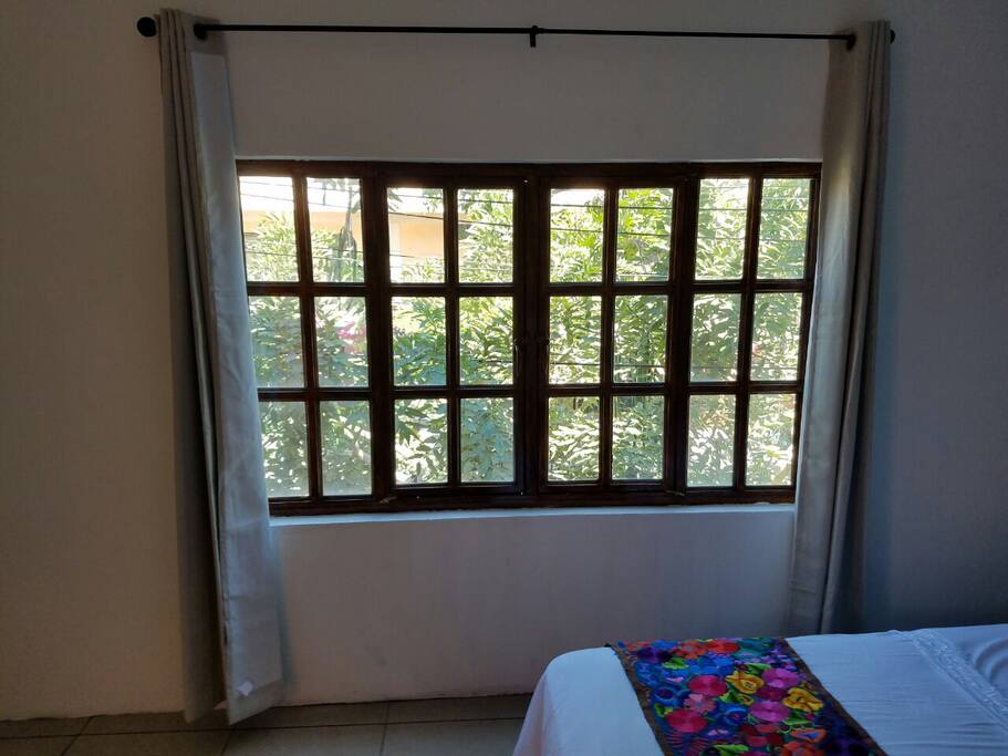 Cortinas black out para disfrutar tu noche, con excelente iluminación durante el día.