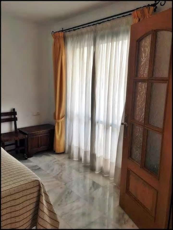 Schlafzimmer 1