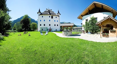 Luxurious castle penthouse suite near Zell am See