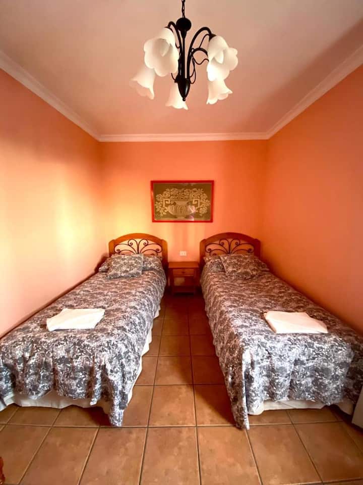 Dhomë gjumi 1