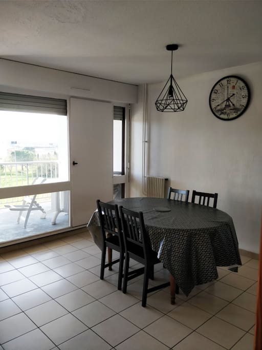 Salle à manger, jusqu'à 8 couverts