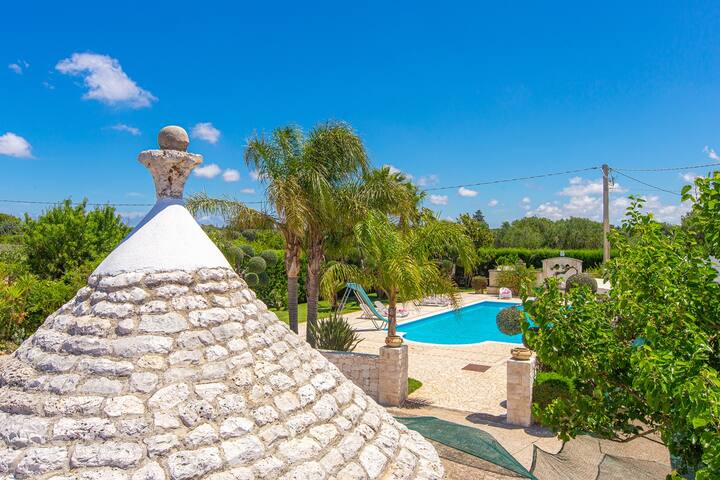 Trullo Poggio con piscina – vicino Mare