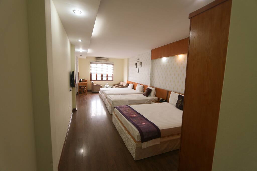 simplified and well organizied room