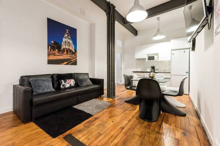 BEAUTIFUL 3 ROOM APARTMENT ON GRAN VÍA STREET