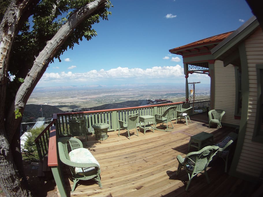 Views of the entire valley for over 30 miles
