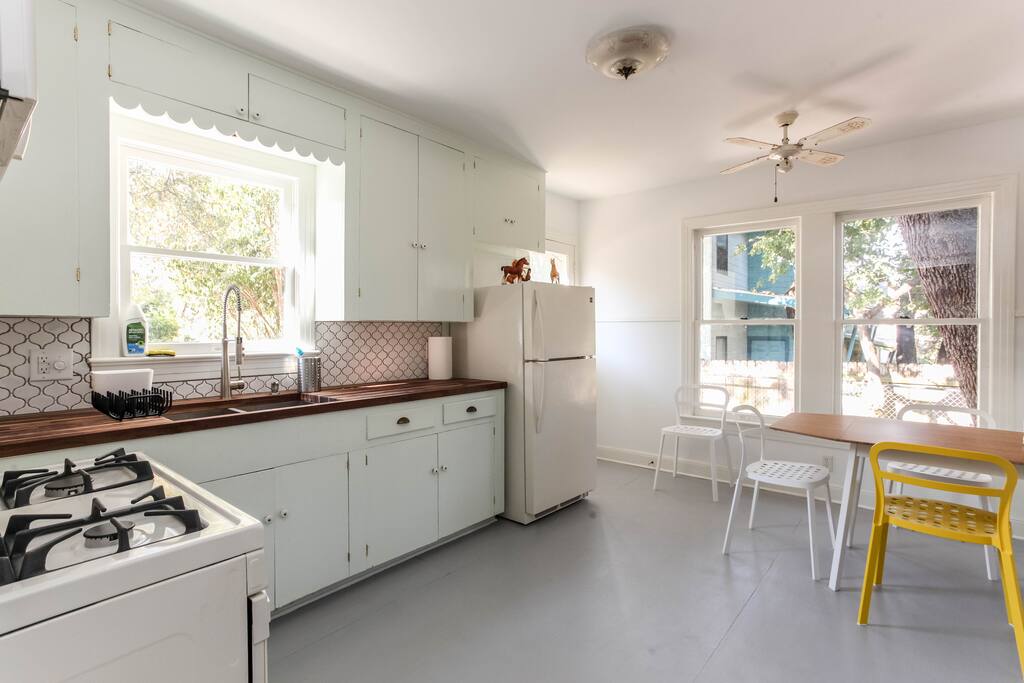 Fully equipped kitchen
