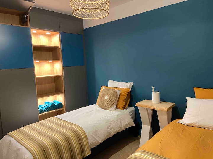 Casino room - sea view - Prestige holiday rental Saint Quay - Quay Bleu - Luxury apartment Saint Quay Portrieux