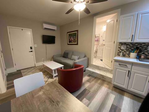 Adorable & Comfy 1 bedroom with all amenities.