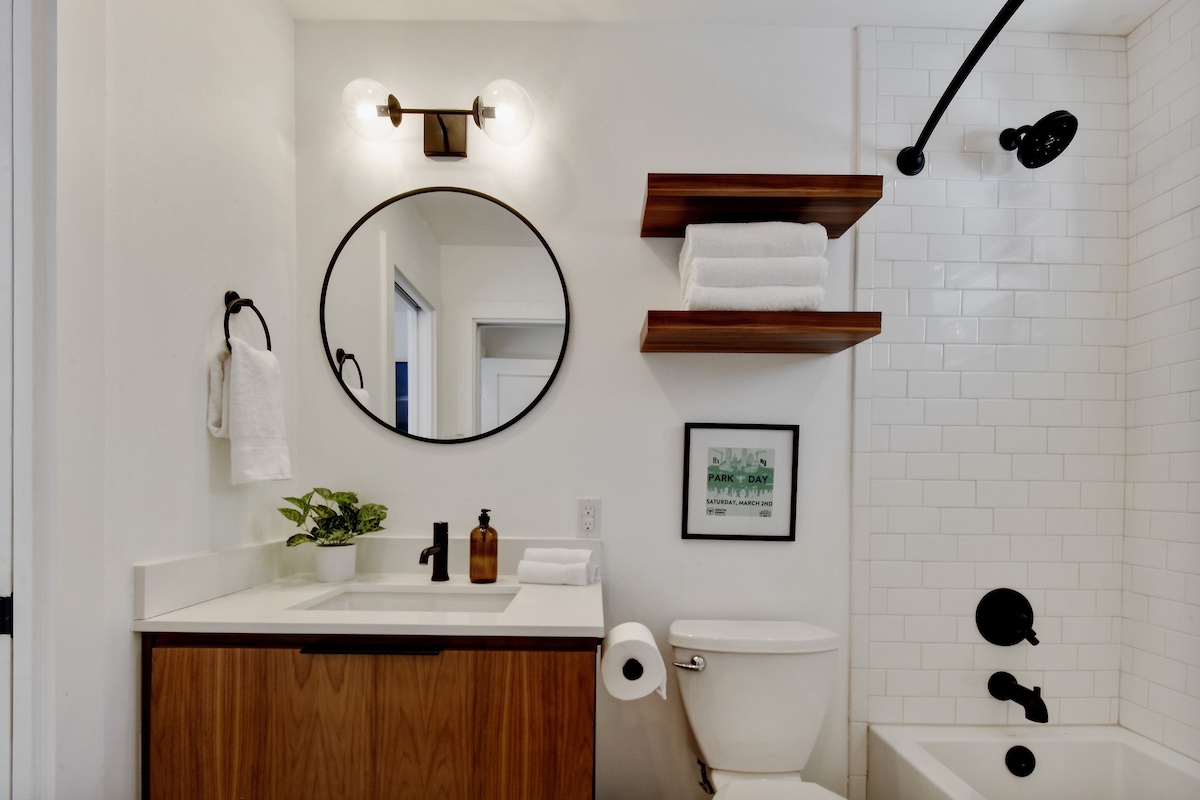 Bright + Chic Back House | Walk Downtown