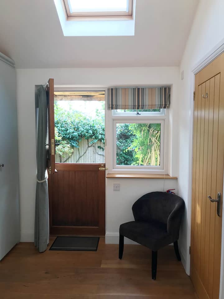 Wells, Double Bedded Rose Garden Suite - Glastonbury