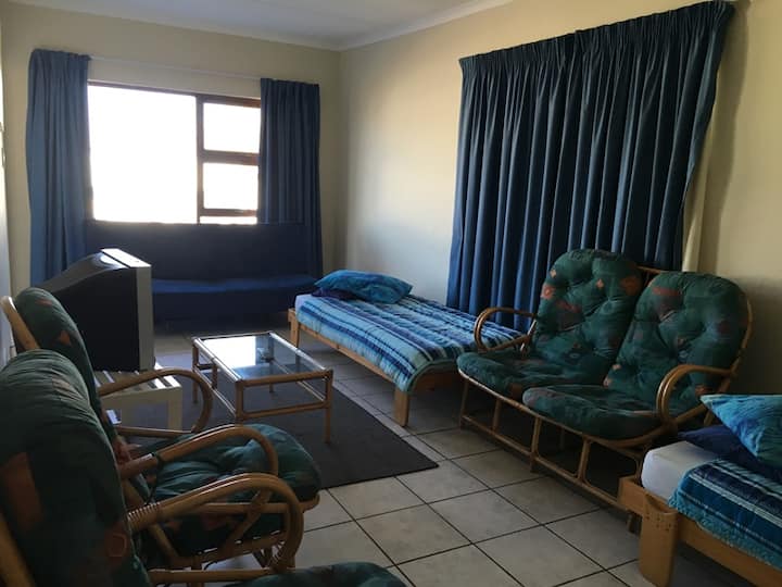 Hancke Holiday Apartment 3- 5 - Jeffreys Bay