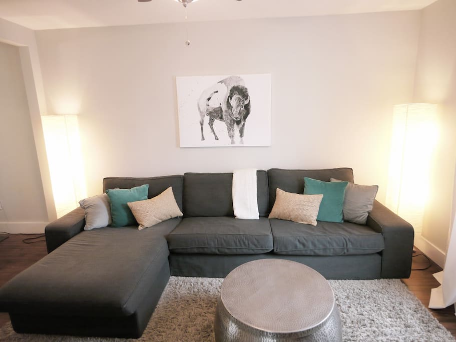 Apple TV, fast Wifi, and a comfortable couch to lounge on!