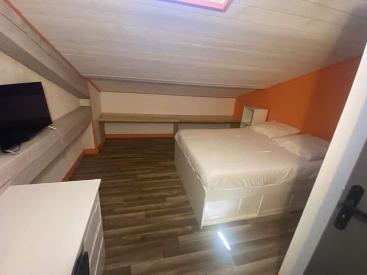 საძინებელი 1