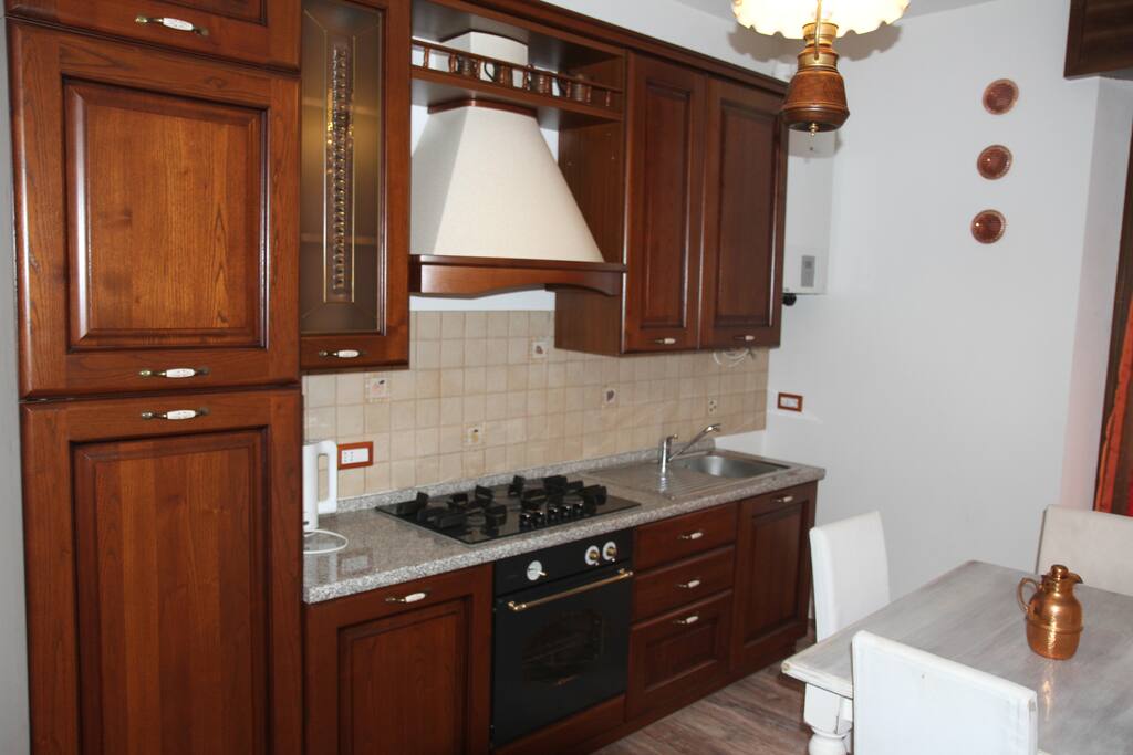 Enjoy a fully equipped kitcthen where you will find always some pasta and local olive oil.