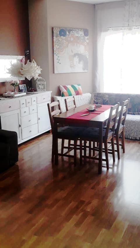 Spacious, bright and quiet, close to station