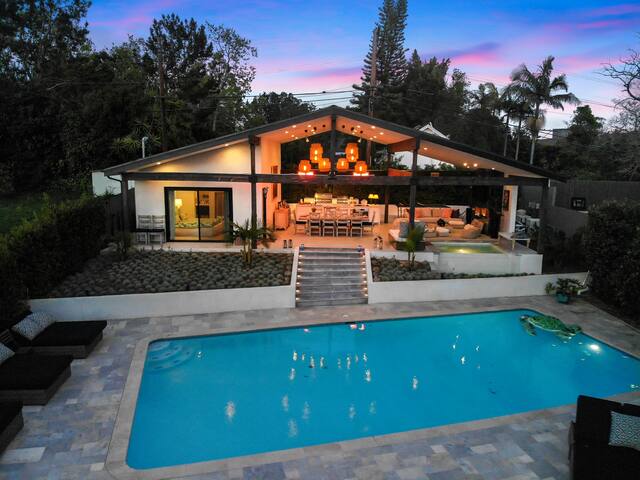 Increadible Villa with pool indoor outdoor living gallery image 5