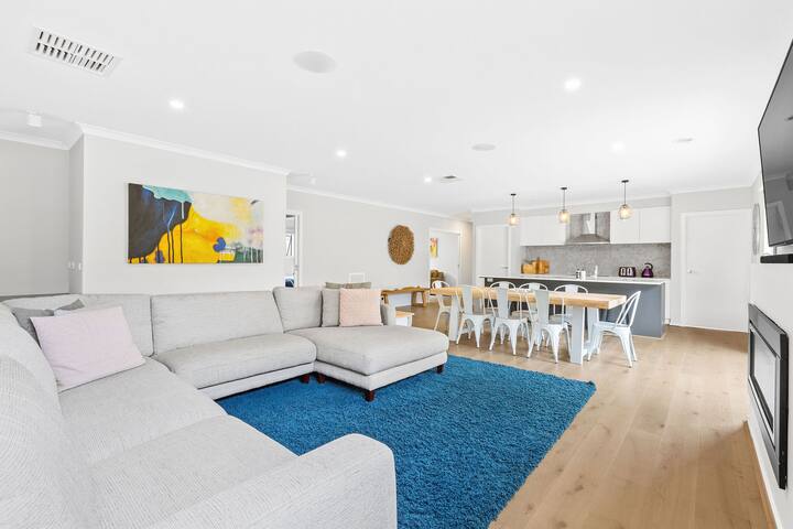 Tyrone Castaway gallery image 2