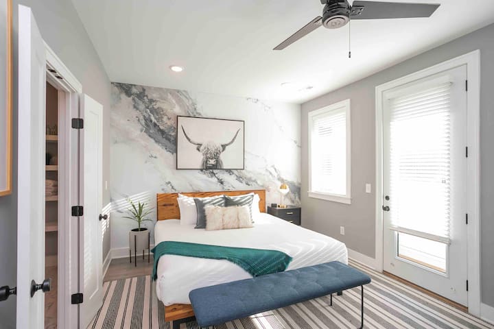 2 Whole Homes* Downtown Close*HUGE Patio w/ games*