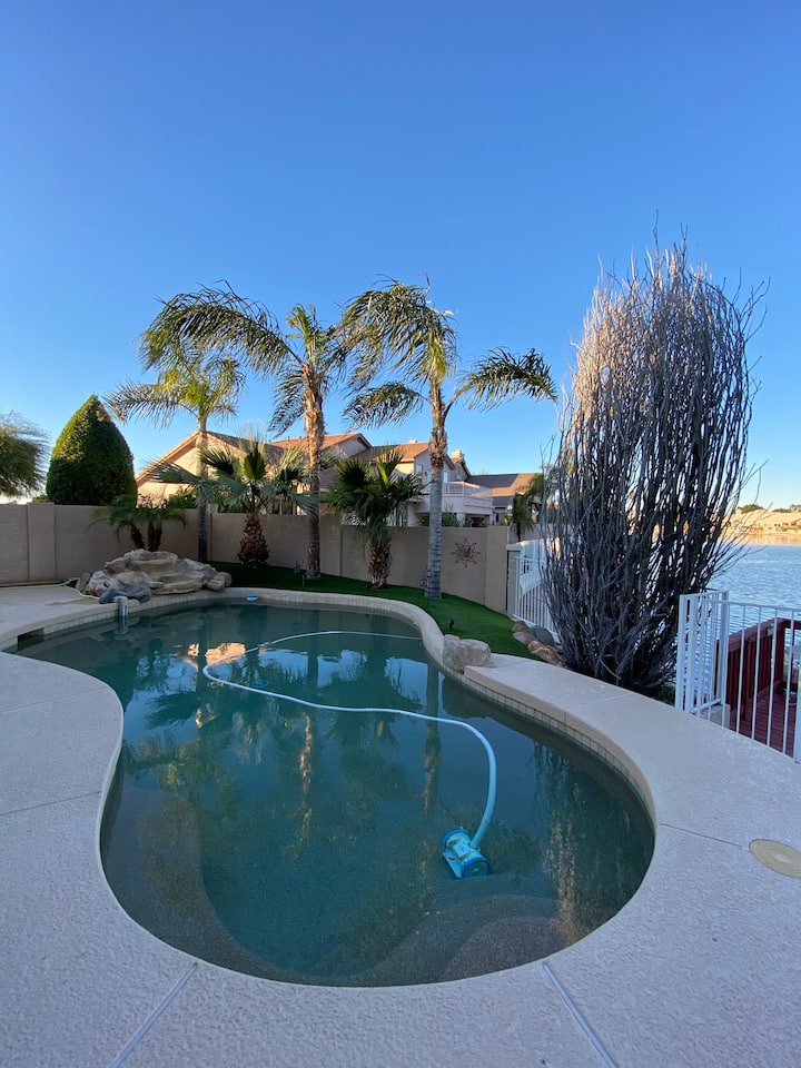 Arrowhead Lake Front Home! - Glendale, AZ