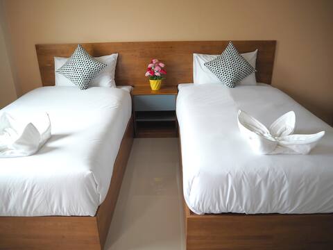 Regent Room Twin (2)