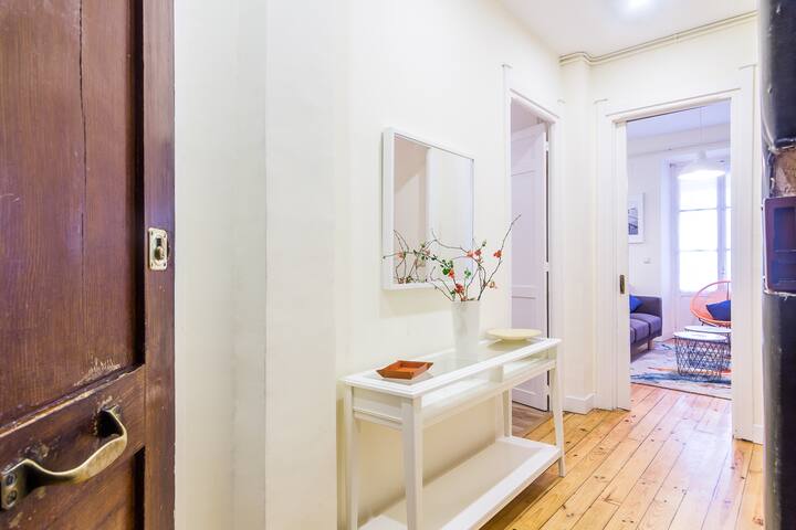 FLAT WITH TERRACE IN THE CITY CENTER! gallery image 2