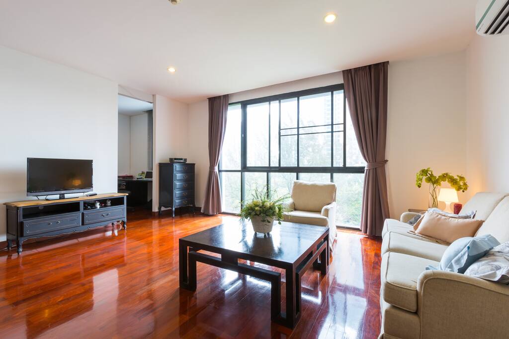 Specious living room with view