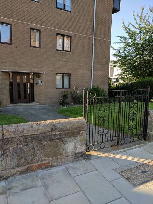 Front gate to 159 Broughton Road development