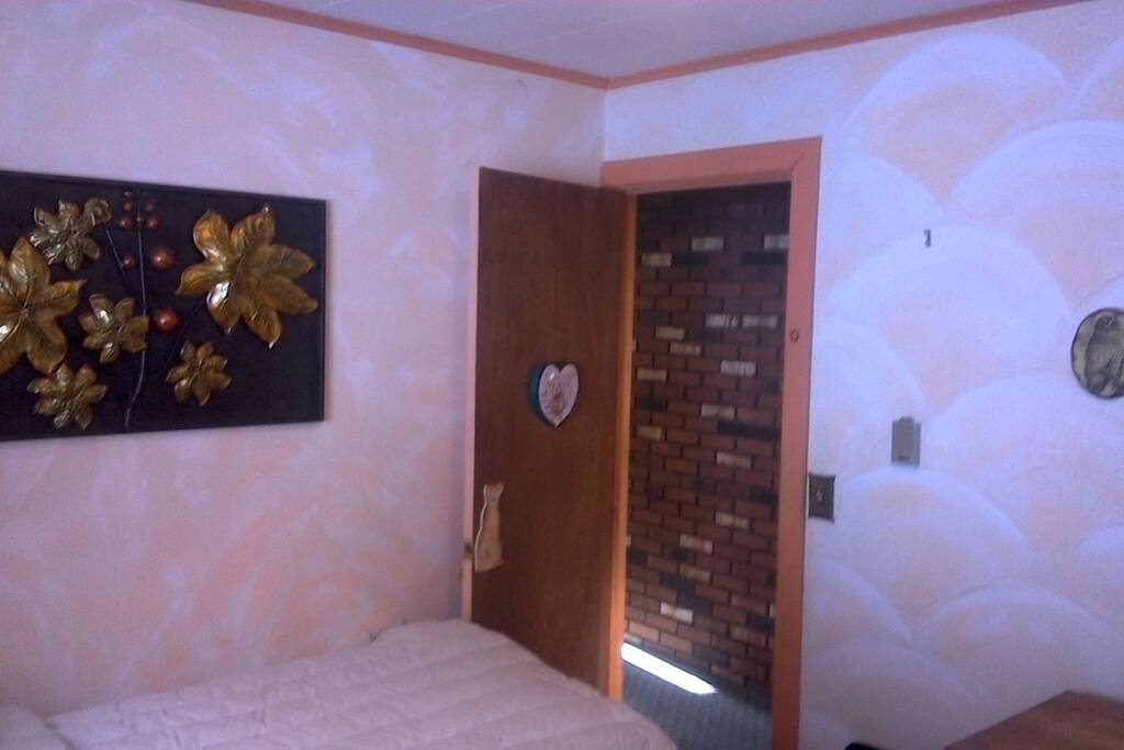 guest room details
