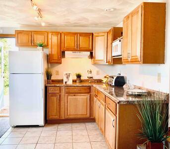 Minutes to/from Logan - Ocean view