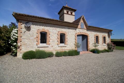 'Le Farat - Pigeonnier' Beautifully Renovated Gîte