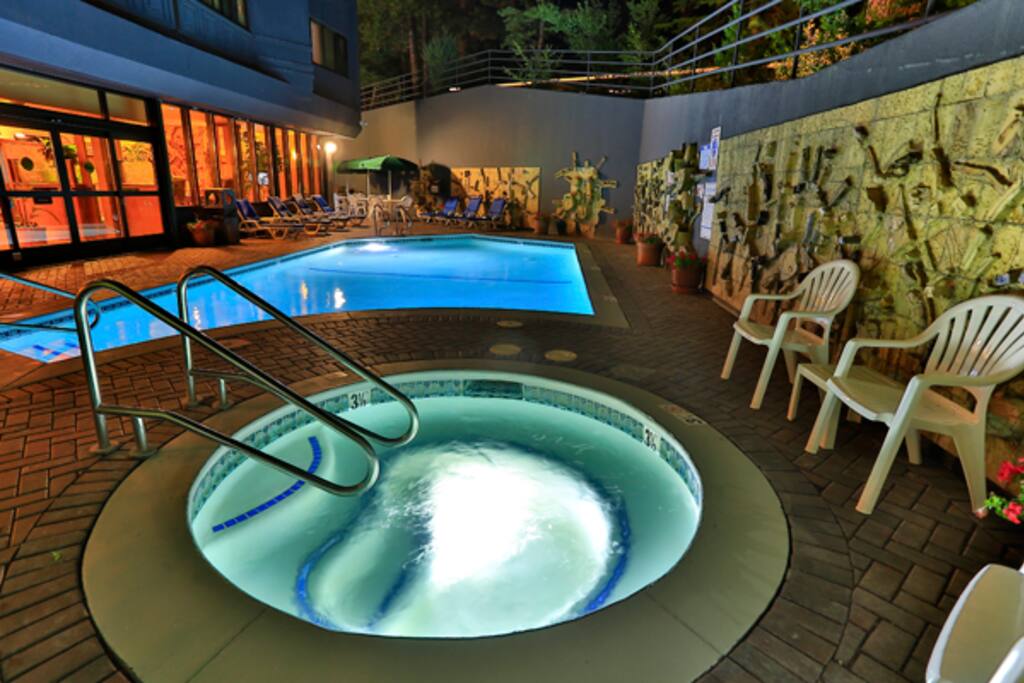 Pool & Hot Tub