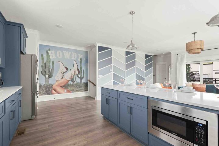 Bachelorettes Welcome*Sleeps 12+*Mins to Broadway! gallery image 3